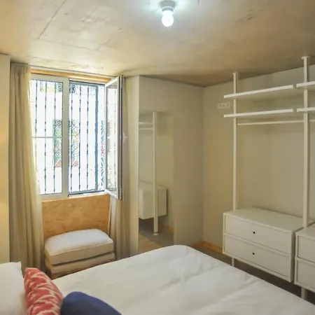 Madragoa Modern Apartment *